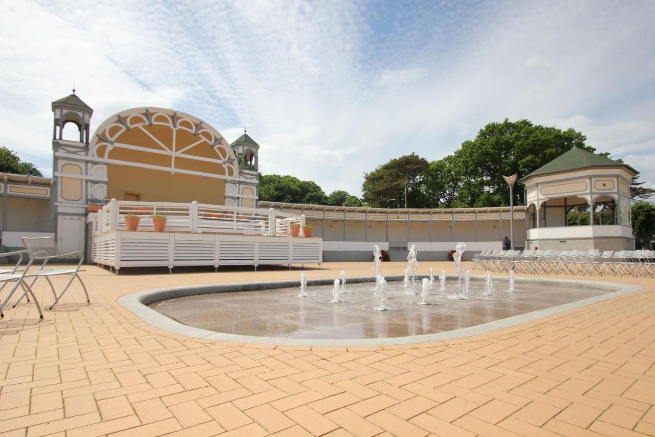 Mit Meerblick Und Terrasse, Gratis Nutzung Vom Ahoi Erlebnisbad Und Sauna In Sellin - Meeresblick Fewo 68 Goehren  Exteriör bild